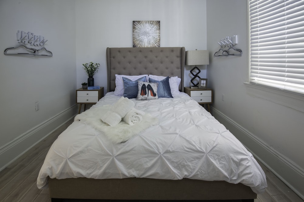 Best Location 7BR Next to FR Quarter! By YouRent 11/48