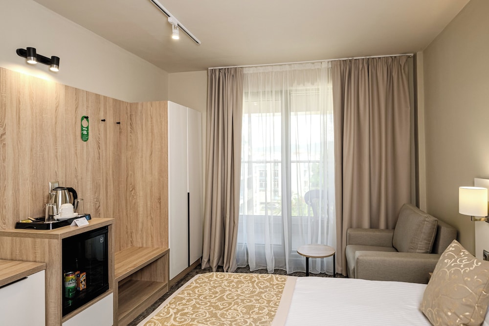 Laguna Park Sunrise Hotel 20/50