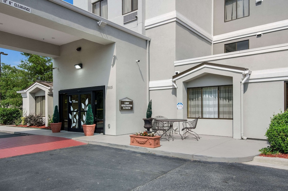 黑恩斯商场斯利普酒店(Sleep Inn Hanes Mall) 图片5