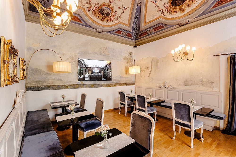 Palazzo Dal Borgo 46/58