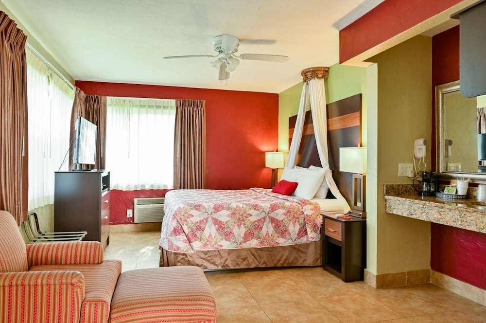 Oceans Beach Resort Suites 27/67