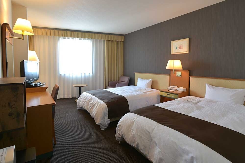 2 BEDROOMS, STANDARD, TWIN BEDS