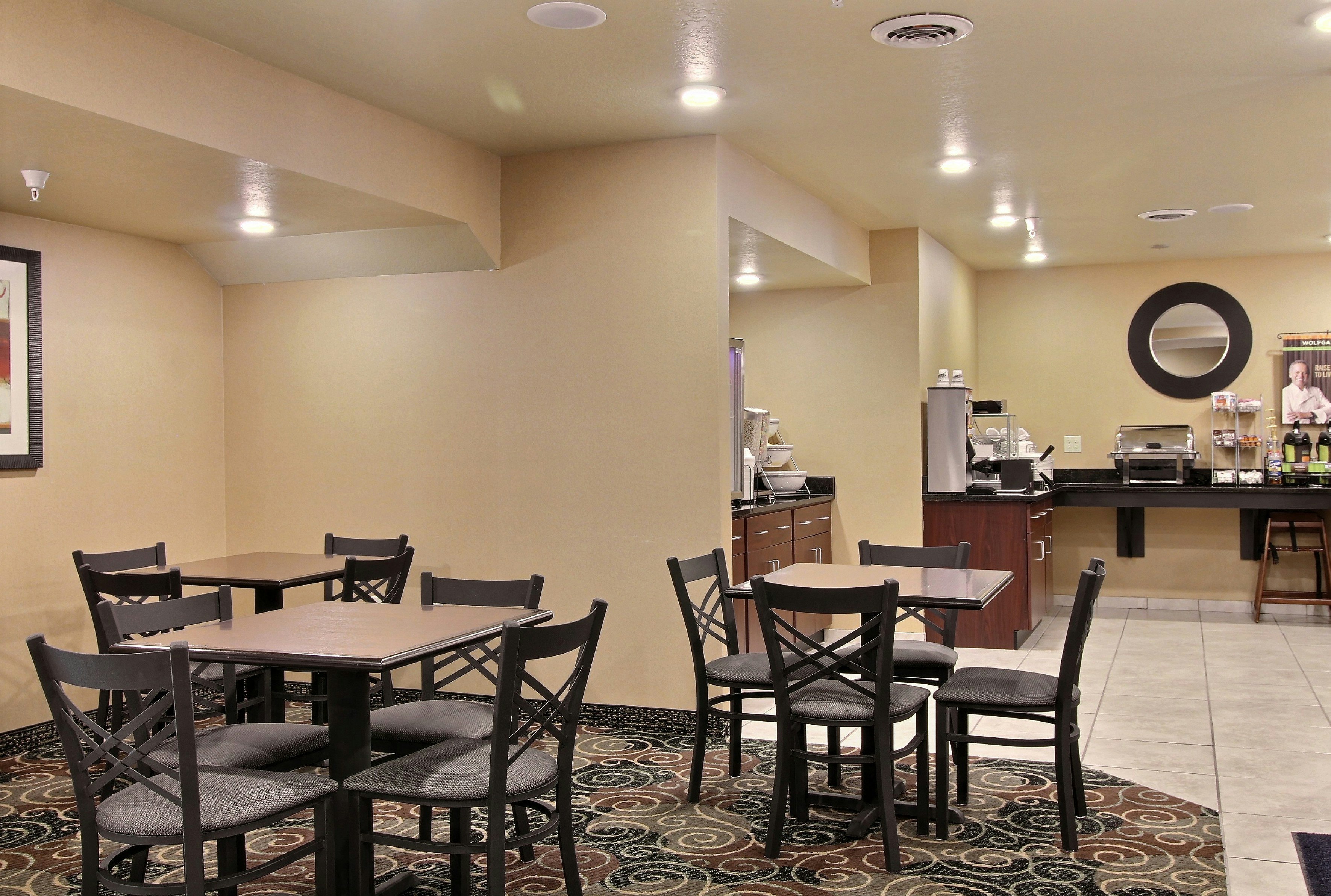 Cobblestone Inn and Suites 21/26