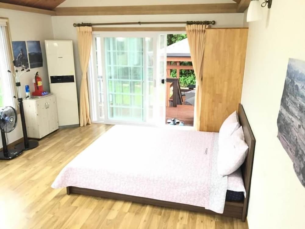 Izmir Pension 9/40