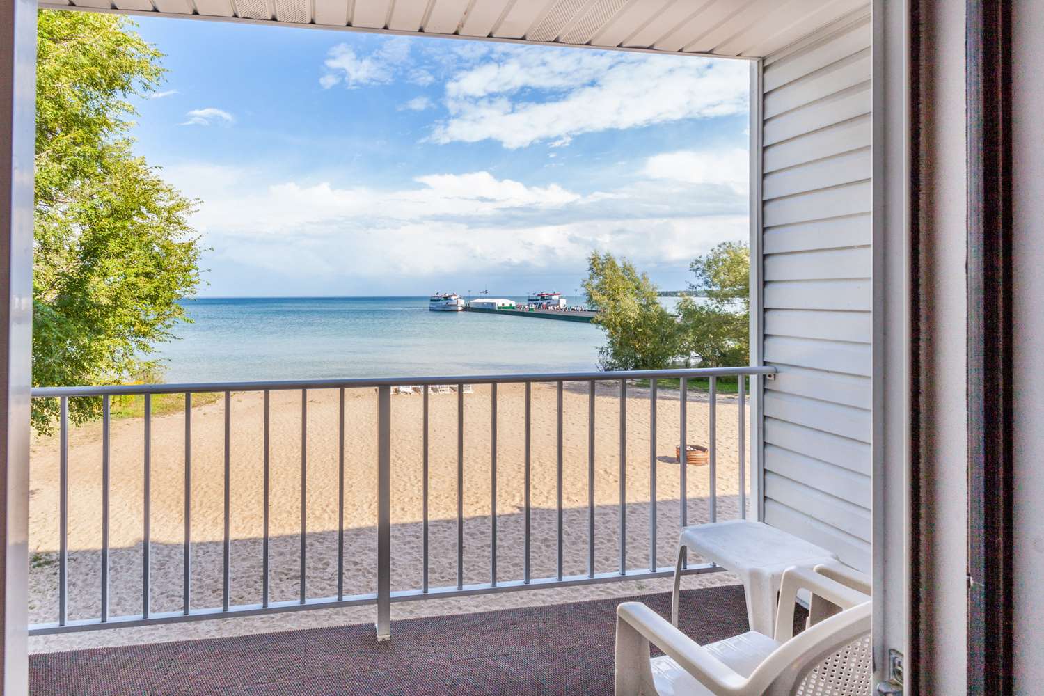 Ramada By Wyndham Mackinaw City Waterfront 4/11