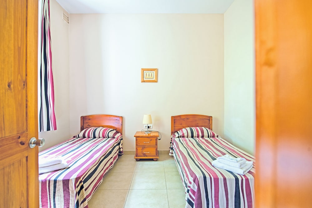 COMFORT, APARTMENT, SINGLE