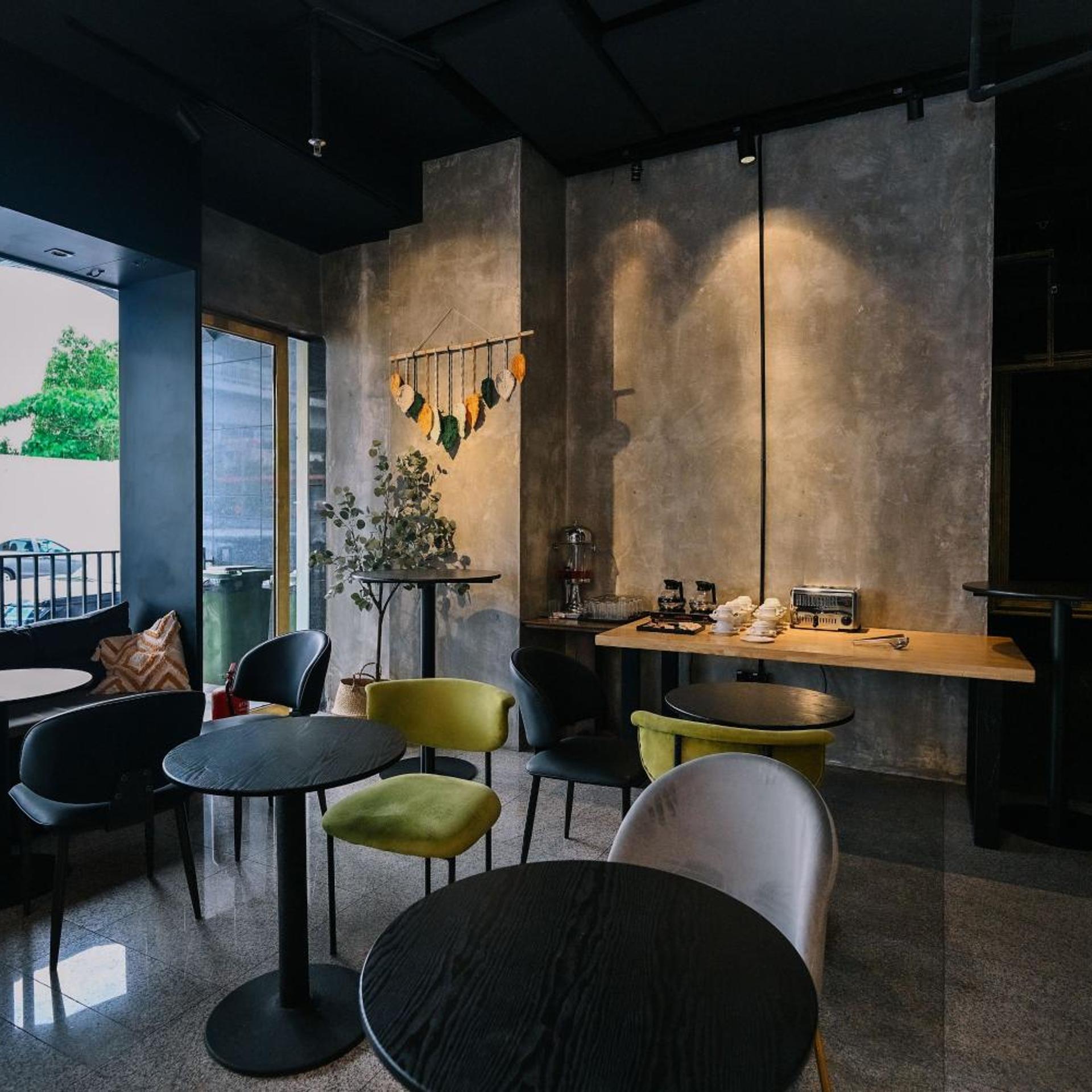The Hulo Hotel & Gallery 40/59