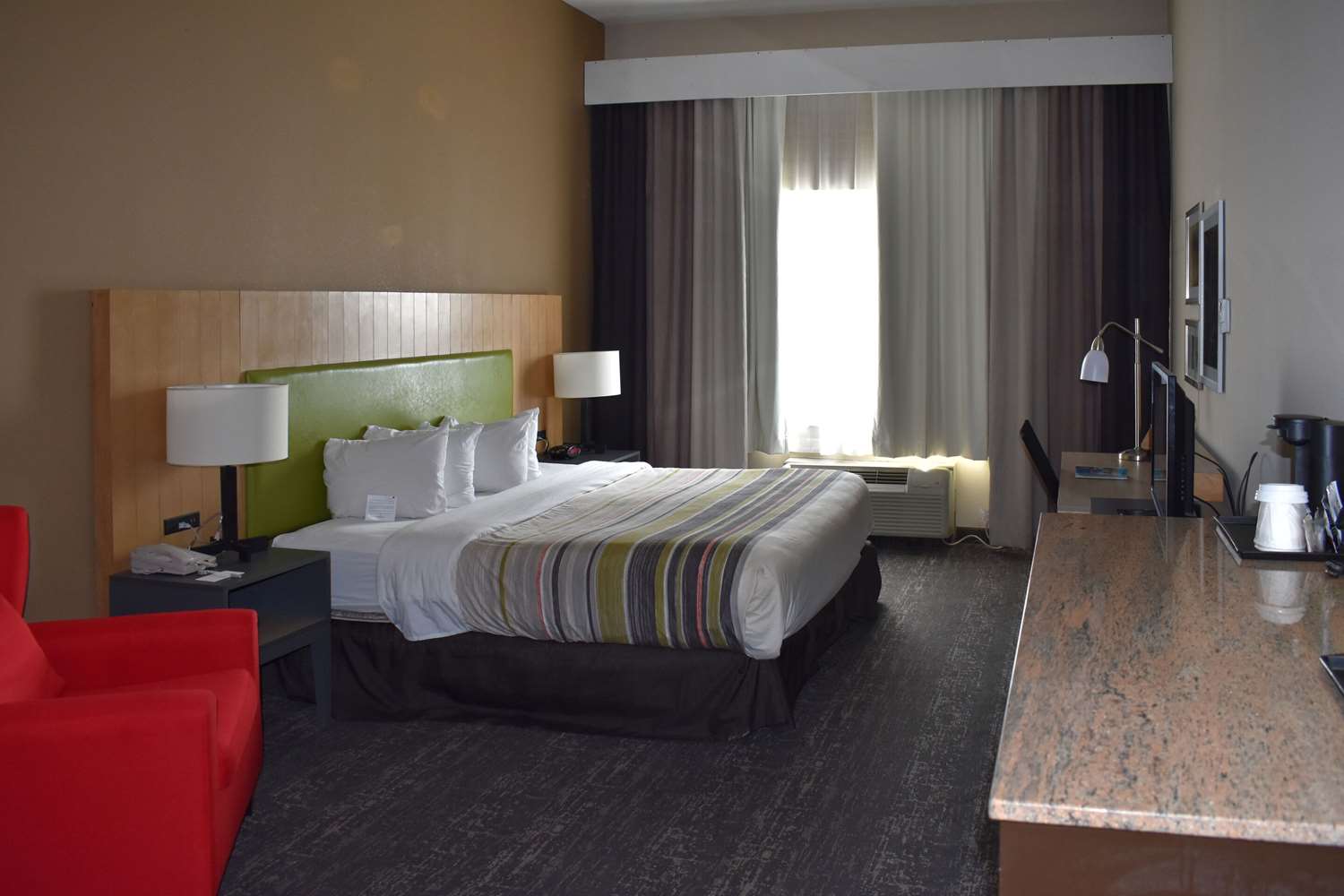 Country Inn and Suites By Radisson, Hagerstown, MD 9/39