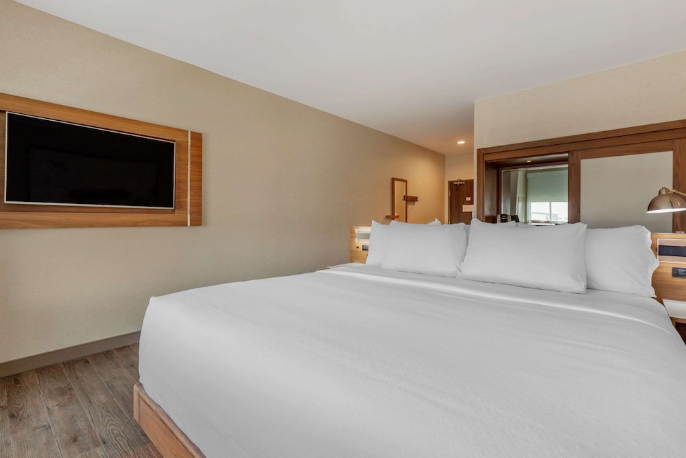 Cambria Hotel Richardson Dallas 10/50