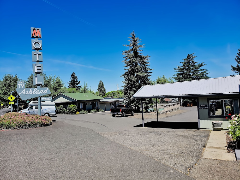 Ashland Motel 39/46