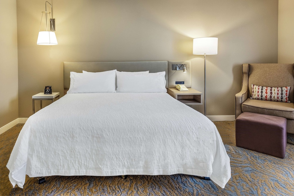 Hilton Garden Inn St. Charles 9/48