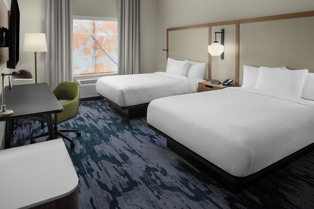 Fairfield Inn & Suites by Marriott Sacramento Winters 14/50