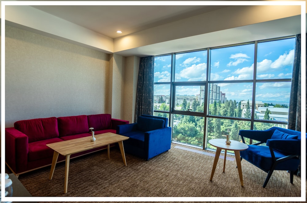 Premium Hotel Ganja 25/50