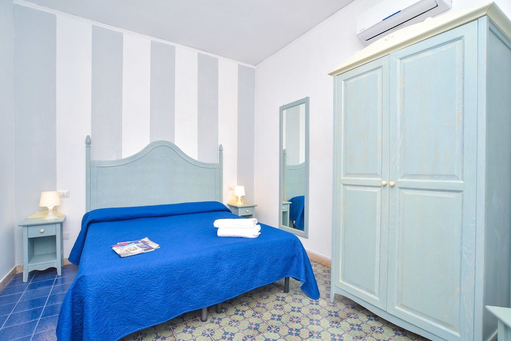 HOTEL VILLA TINA 23/56