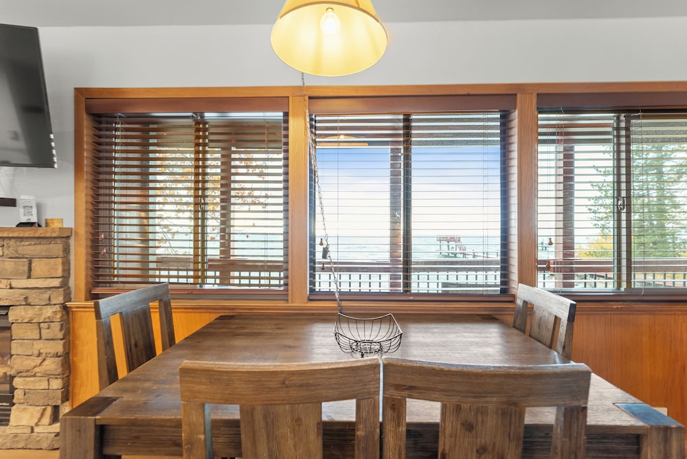 Edgelake Beach Club 36/50