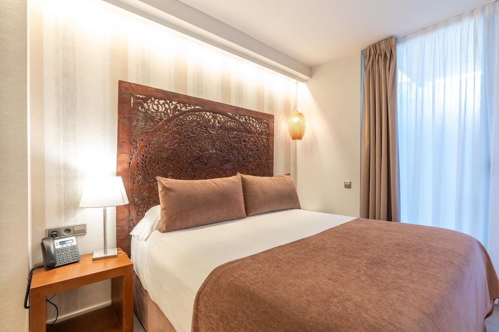 Serennia Fira Gran Via Exclusive Rooms 19/47