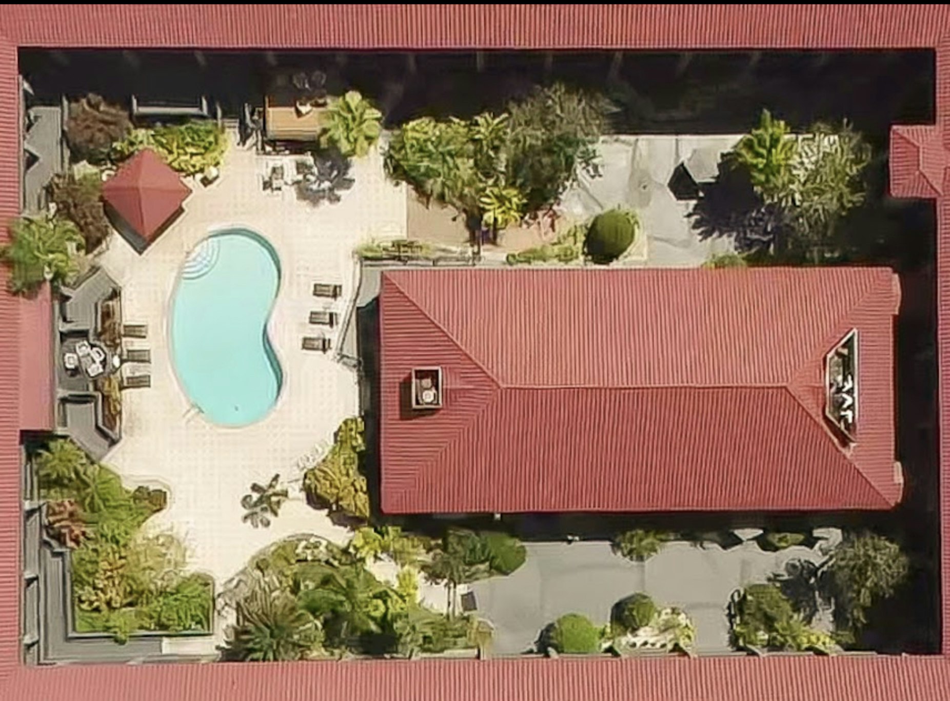 Red Roof PLUS & Suites Tampa - Busch Gardens 3/12