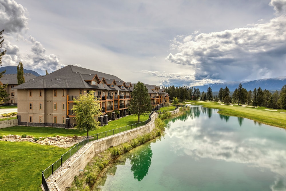 Bighorn Meadows Resort 64/68