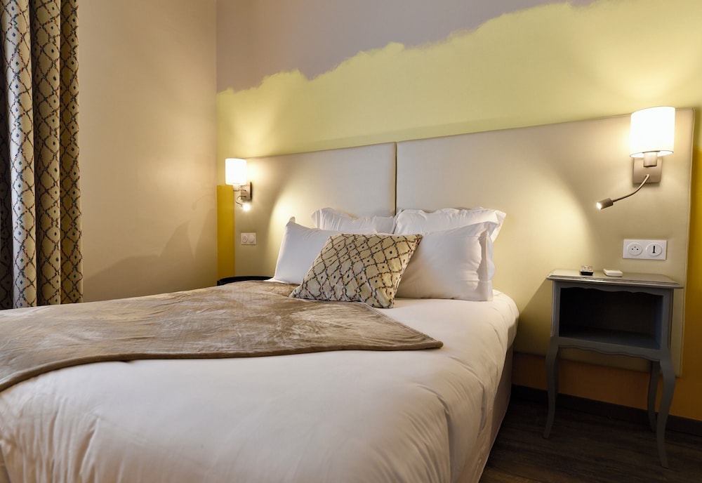 غرفة قياسية بسرير كوين في الطابق الأرضي، Majestic Hotel 5/10