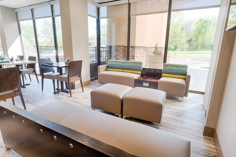 Holiday Inn Knoxville N - Merchant Drive 61/77