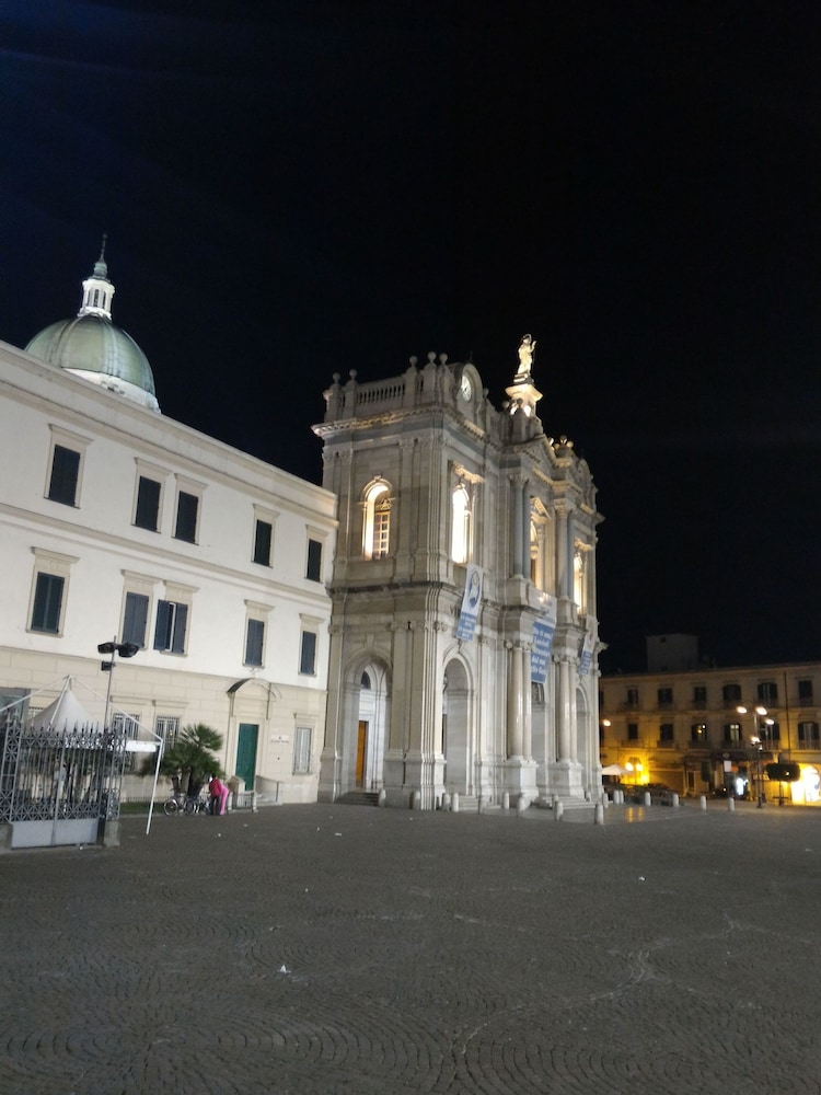 Hotel Santuario Pompei 5/50