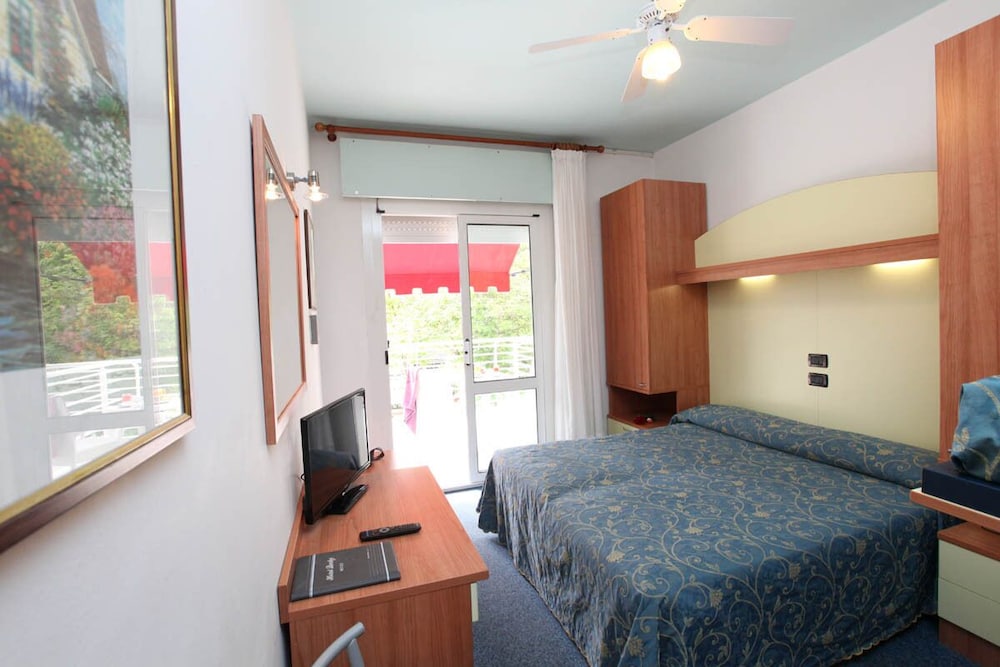 Hotel Derby 17/50