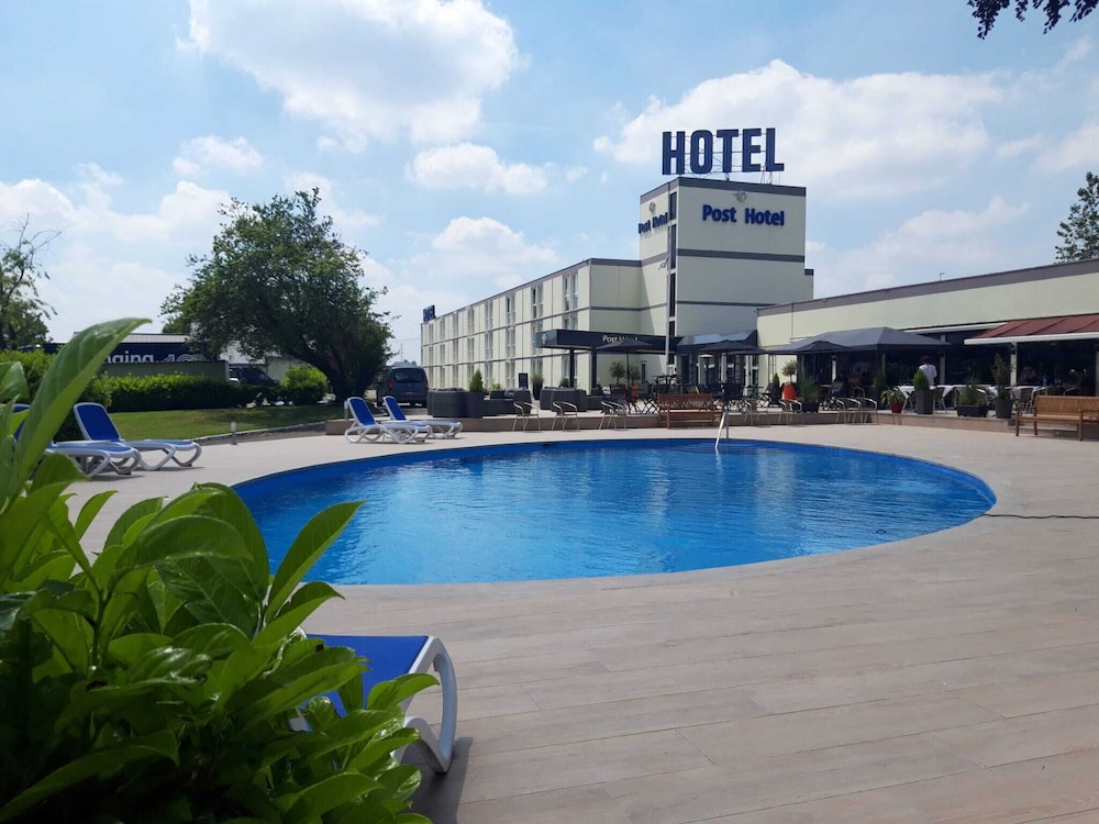 Globales Post Hotel Wellness 70/72
