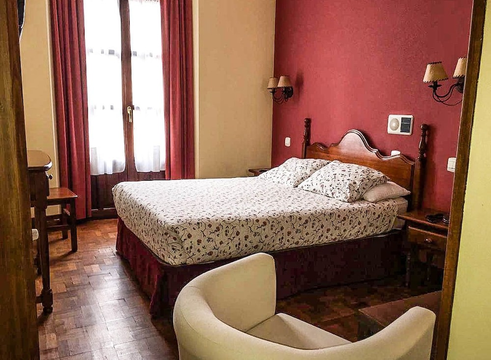 Hotel Puerto de Llanes 27/73