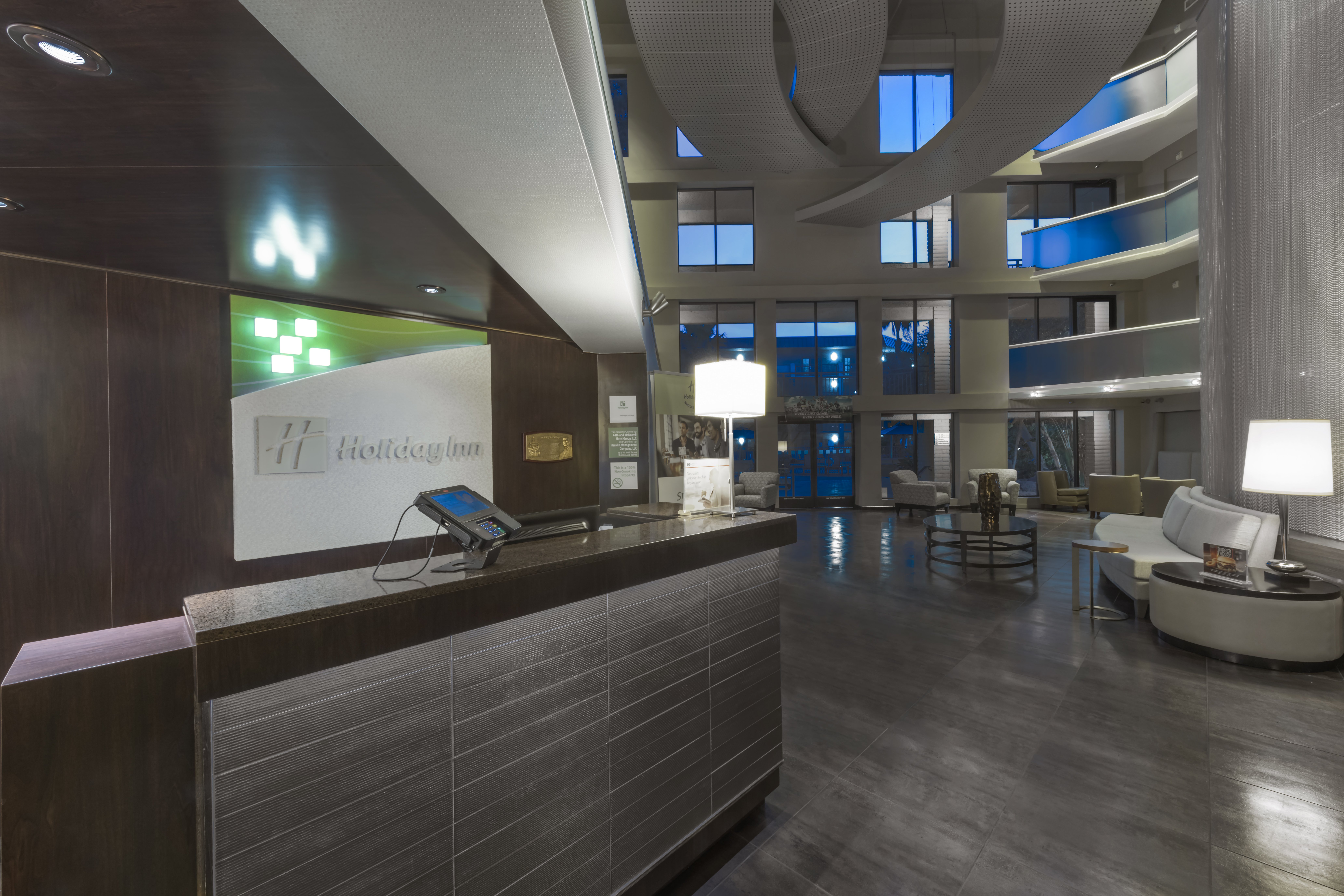 Holiday Inn Hotel And Suites Phoenix Airport North 39/86