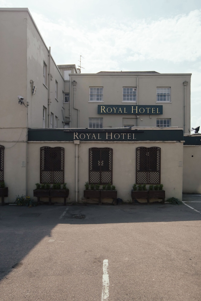 Royal Hotel 1/50
