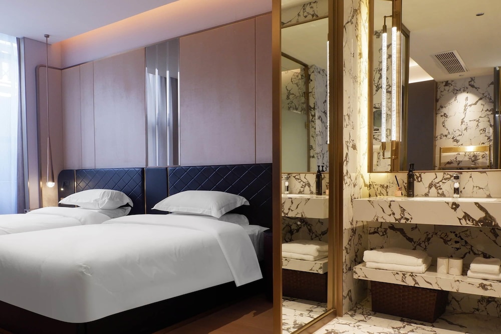 Days Hotel by Wyndham Shantou Longhu 26/43