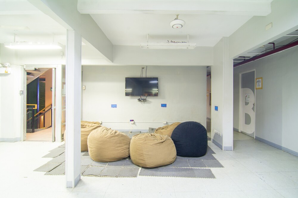 ARK Hostel City Center Manila 27/36