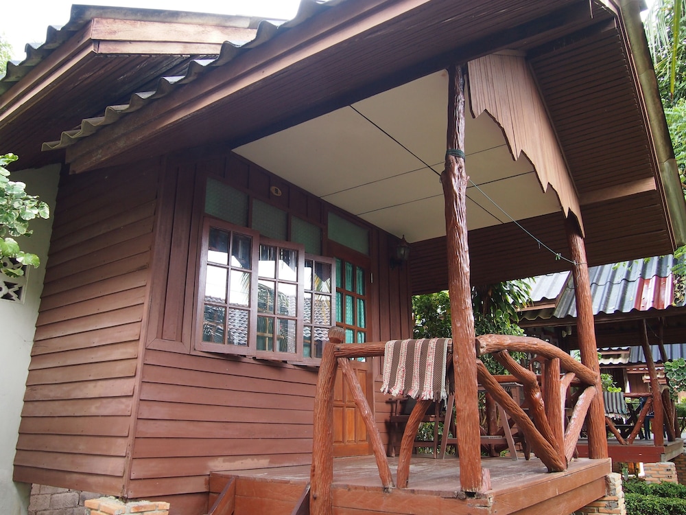Palm Point Village 6/50