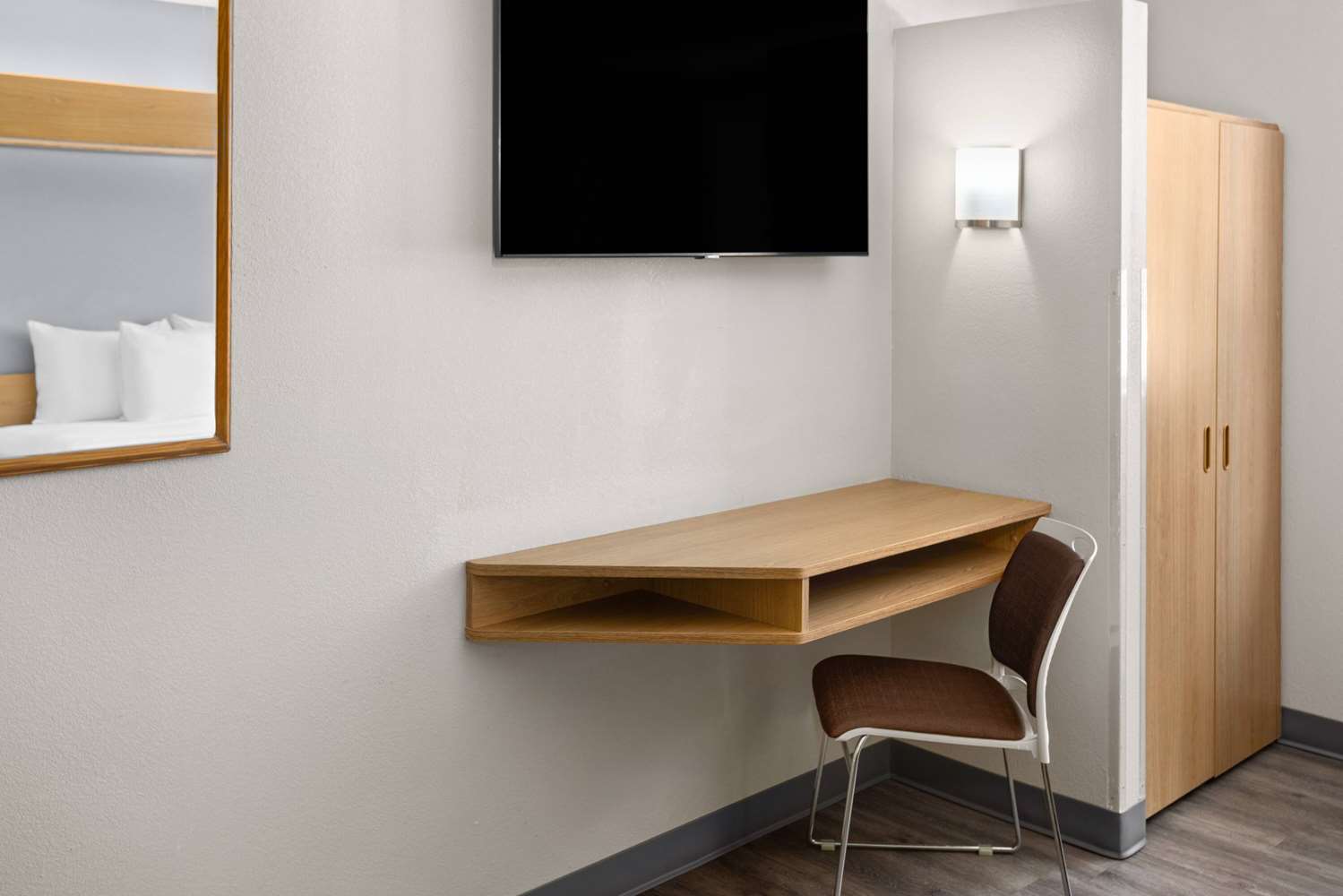 Microtel Inn & Suites by Wyndham Raleigh Durham Airport 25/32