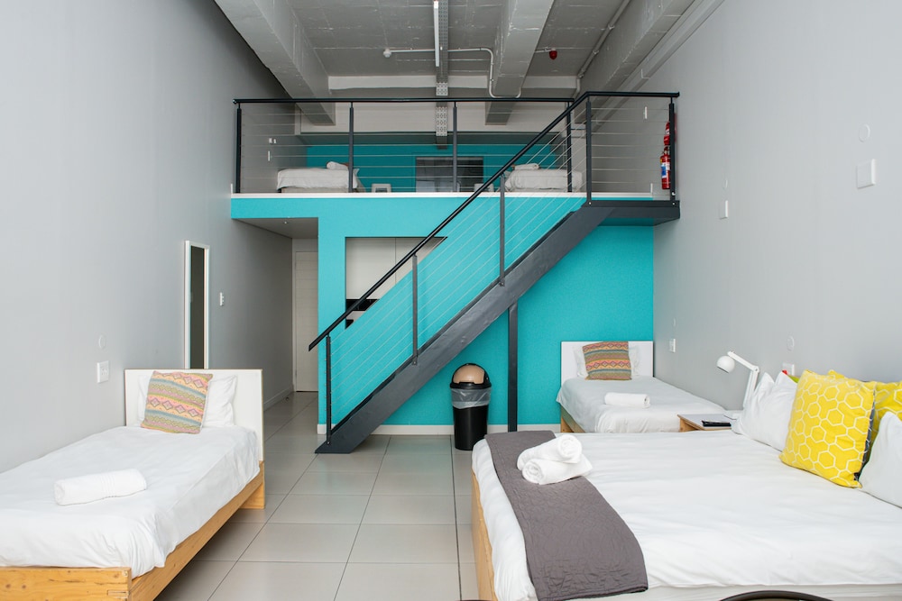 Family, Studio, 6 Beds, King Bed, Street View