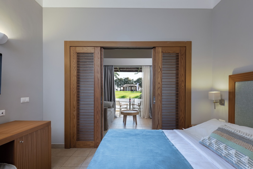 RESORT, PARTIAL SEA VIEW, RESORT AREA