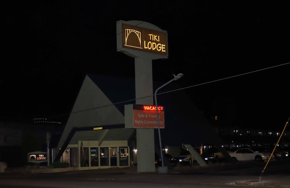 Tiki Lodge 5/29