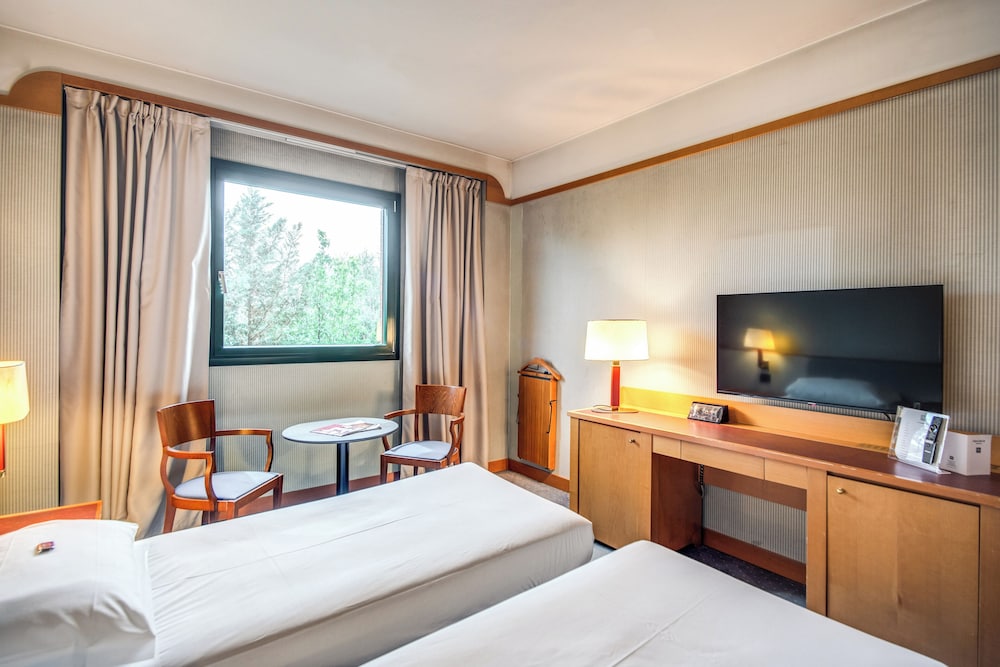 Executive, Double or Twin Bed