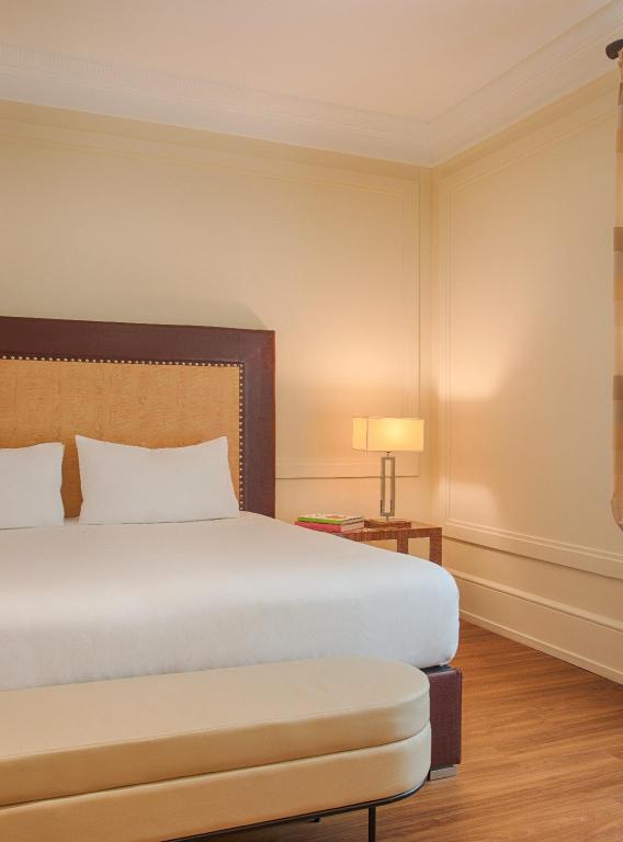 جناح بسرير مزدوج مع أريكة، UNAHOTELS Deco Roma 3/10