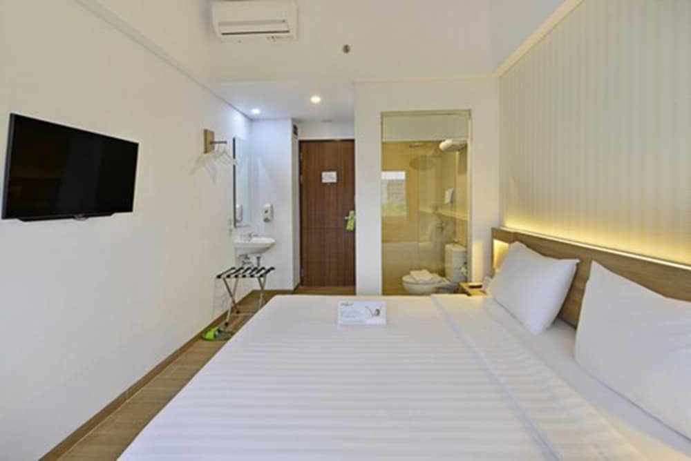 Whiz Prime Hotel Basuki Rahmat Malang 6/34
