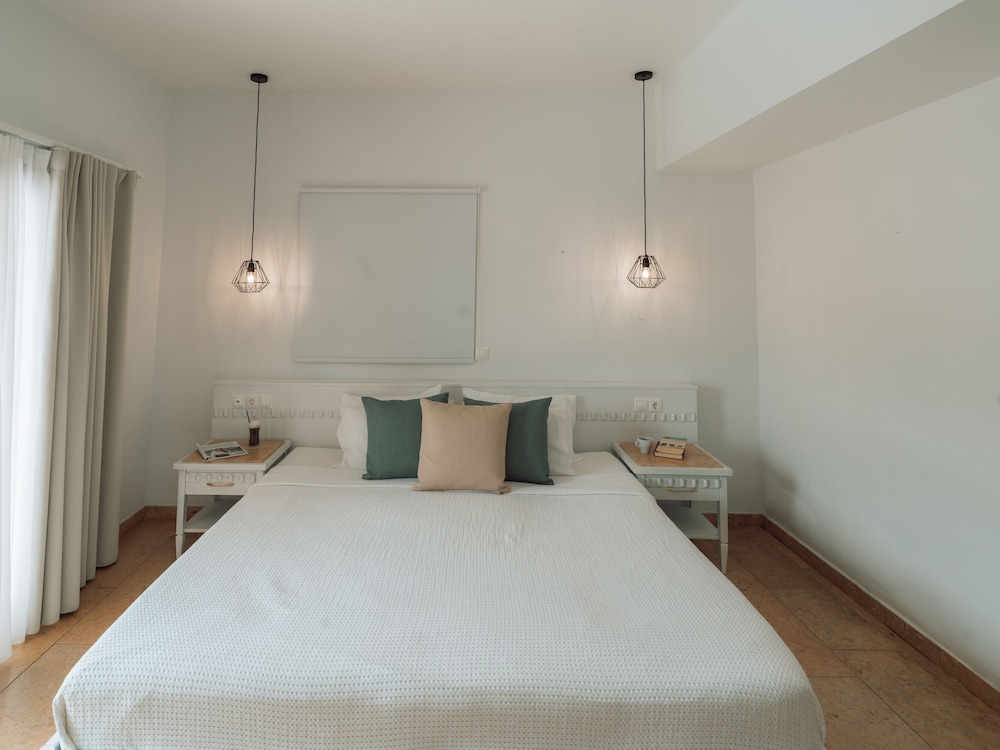 SIMPLE LIFE, DOUBLE BED