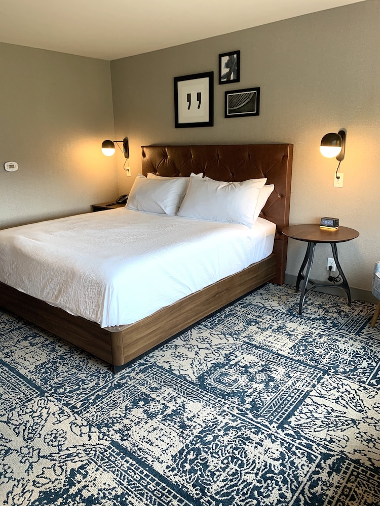 Room at Four Points by Sheraton Albany, ALBANY - NY