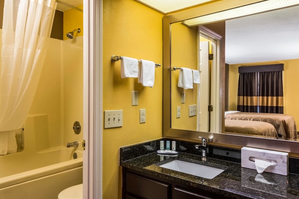 Quality Inn Washington, GA 16/34