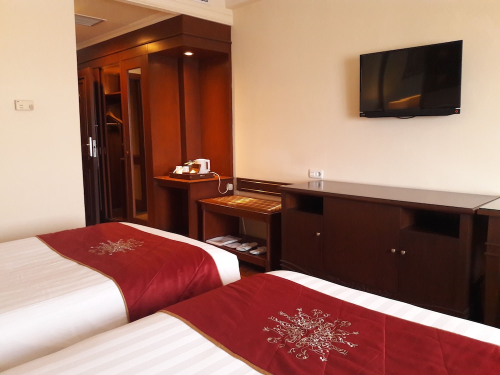The Sunan Hotel Solo 5/50