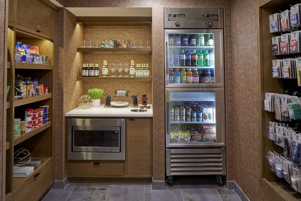 Fairfield Inn & Suites Albany Airport 33/41