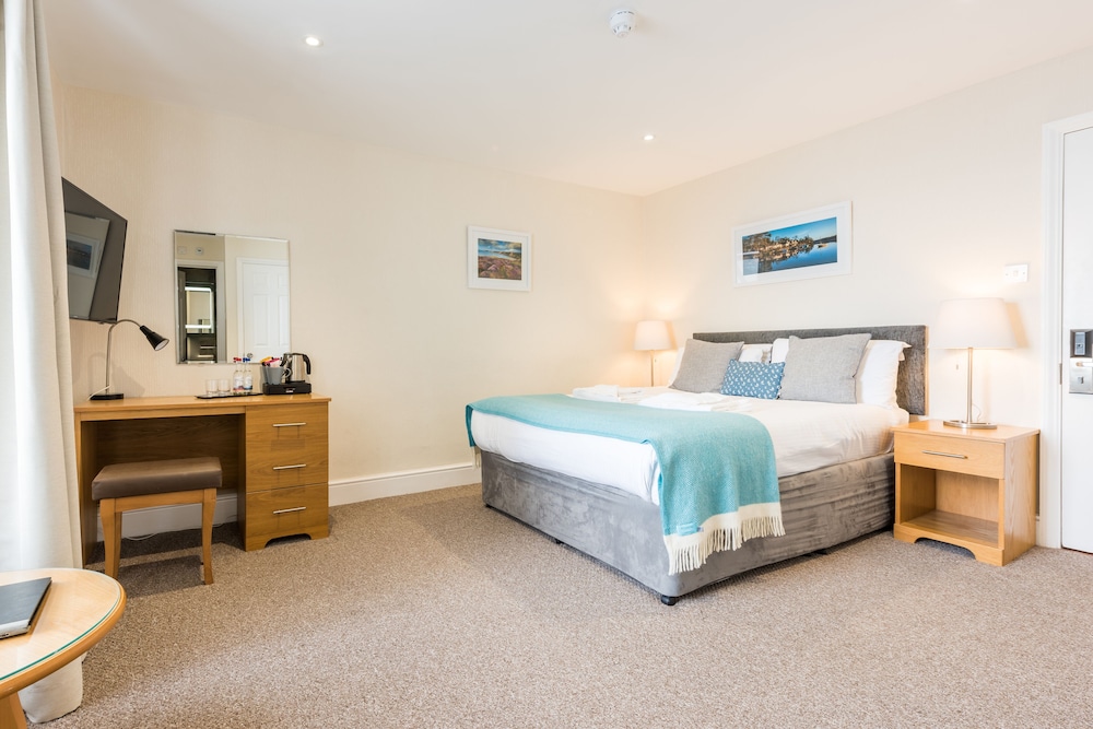 The Lands End Hotel 8/50