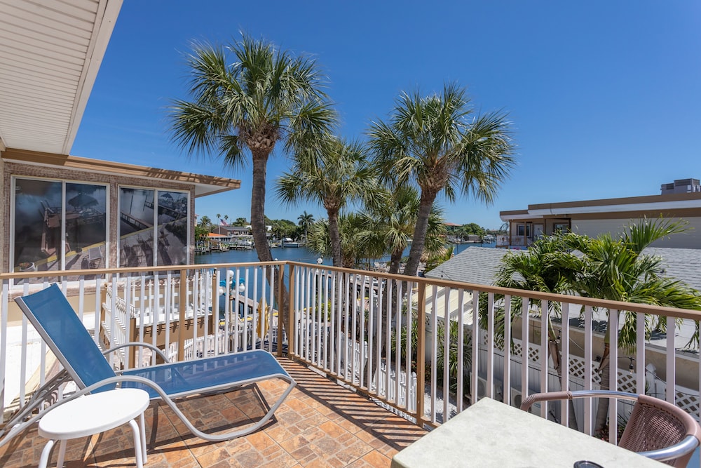 Bayview Plaza Waterfront Resort 67/70