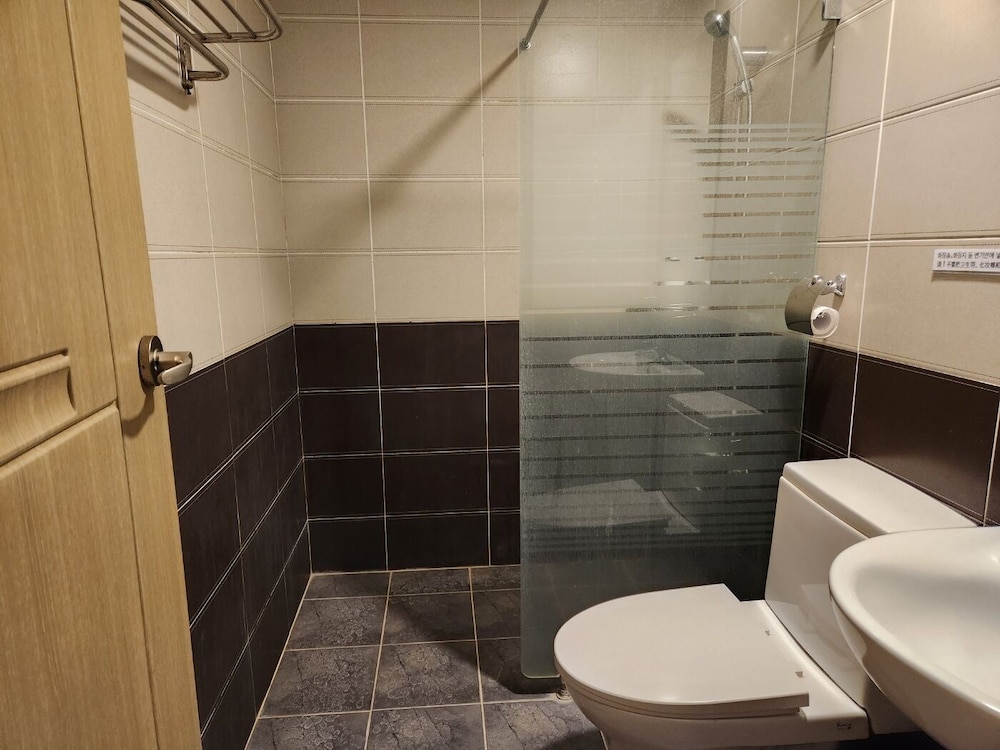 Navis Hotel & Pension 37/41