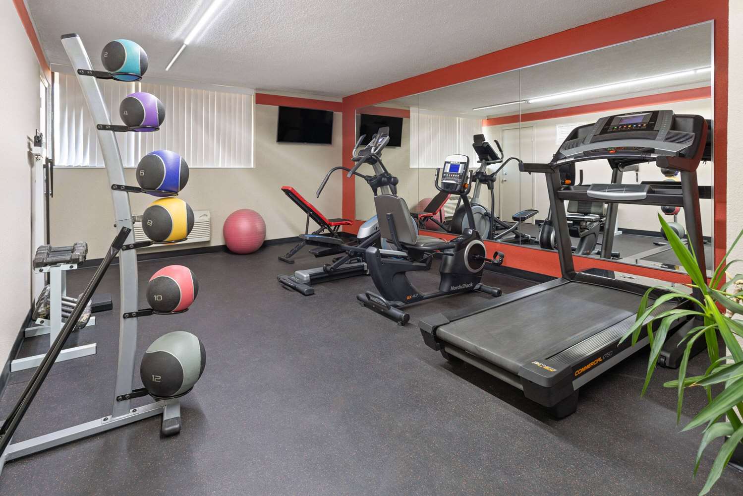 Ramada By Wyndham Parsippany 8/16