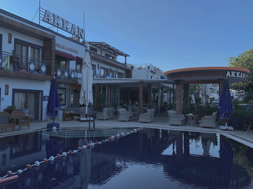 Akkan Beach Hotel 65/68